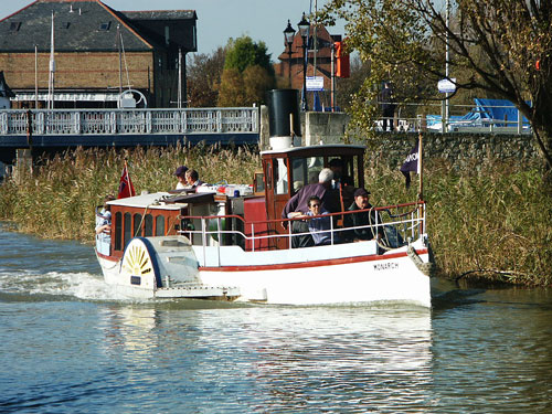 Monarch at Sandwich - Photo:  Ian Boyle, 30th October 2004 - www.simplonpc.co.uk