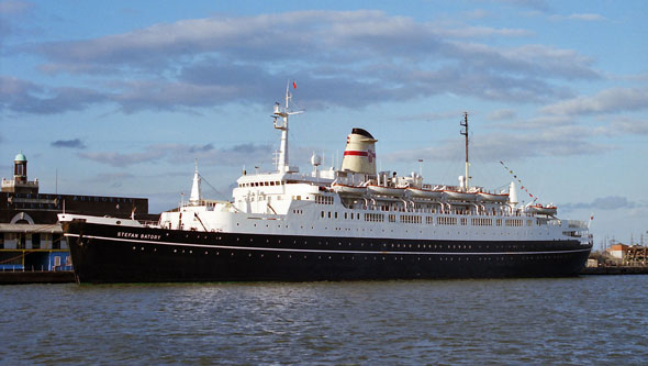 STEFAN BATORY - Tilbury - Photo: 1988 Ian Boyle