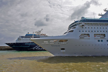 Empress (Pullmantur) at Dover - Photo: © Ian Boyle, 7th May 2010