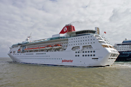 Empress (Pullmantur) at Dover - Photo: © Ian Boyle, 7th May 2010