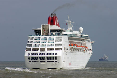 Empress (Pullmantur) at Dover - Photo: © Ian Boyle, 7th May 2010