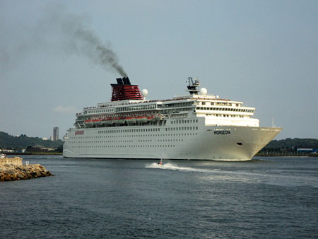 HORIZON - Pullmantur - Photo: 2011 Daniel Capella - www.simplonpc.co.uk