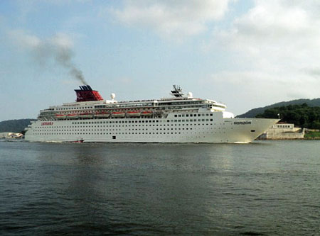 HORIZON - Pullmantur - Photo: 2011 Daniel Capella - www.simplonpc.co.uk