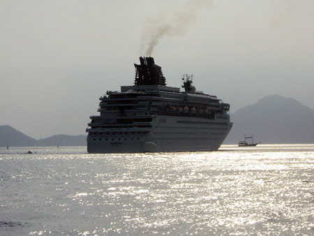 HORIZON - Pullmantur - Photo: 2011 Daniel Capella - www.simplonpc.co.uk