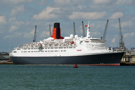 Queen Elizabeth 2- Cunard - www.simplonpc.co.uk - Photo: © Ian Boyle, 24th July 2007 