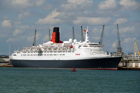 Queen Elizabeth 2- Cunard - www.simplonpc.co.uk - Photo: © Ian Boyle, 24th July 2007 