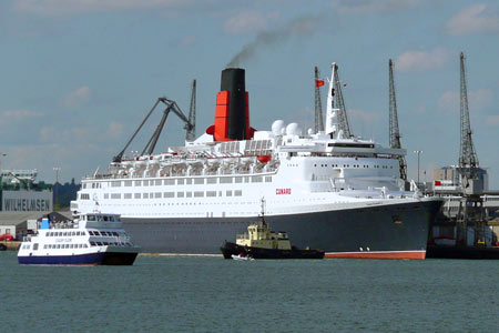 Queen Elizabeth 2- Cunard - www.simplonpc.co.uk - Photo: © Ian Boyle, 24th July 2007 