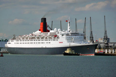 Queen Elizabeth 2- Cunard - www.simplonpc.co.uk - Photo: © Ian Boyle, 24th July 2007 