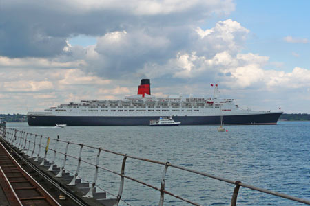 Queen Elizabeth 2- Cunard - www.simplonpc.co.uk - Photo: © Ian Boyle, 24th July 2007 