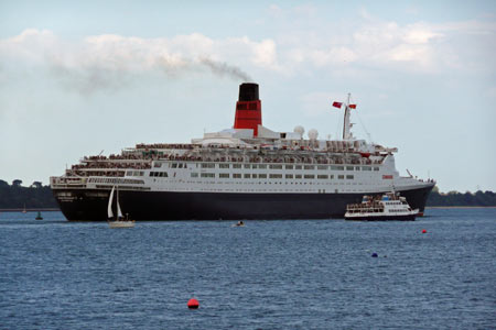 Queen Elizabeth 2- Cunard - www.simplonpc.co.uk - Photo: © Ian Boyle, 24th July 2007 