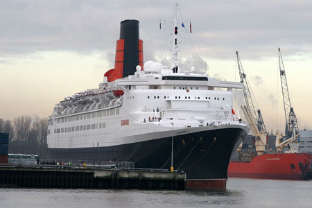 Queen Elizabeth 2- Cunard - www.simplonpc.co.uk - Photo: © Cees de Bijl 12th December 2007 