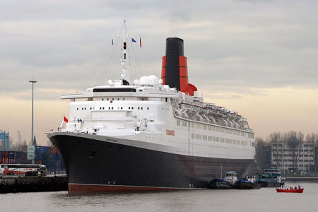 Queen Elizabeth 2- Cunard - www.simplonpc.co.uk - Photo: © Cees de Bijl 12th December 2007 