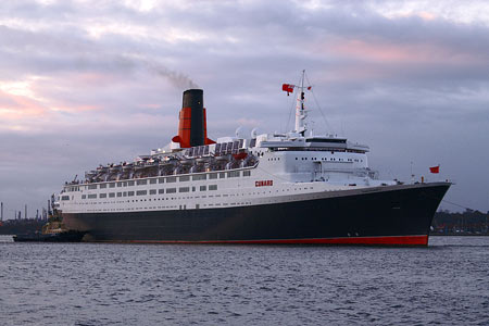 QE2  Final Departure 11/11/2008 - Photo: © 2008 Ian Boyle - www.simplonpc.co.uk