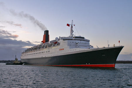 QE2  Final Departure 11/11/2008 - Photo: © 2008 Ian Boyle - www.simplonpc.co.uk