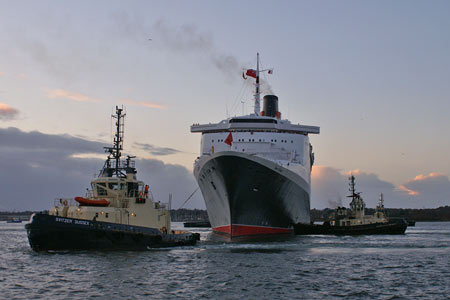 QE2  Final Departure 11/11/2008 - Photo: © 2008 Ian Boyle - www.simplonpc.co.uk