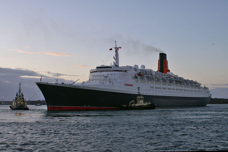 QE2  Final Departure 11/11/2008 - Photo: © 2008 Ian Boyle - www.simplonpc.co.uk