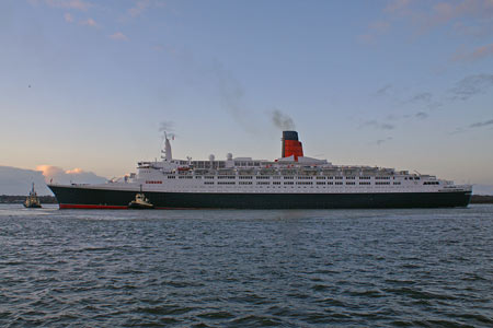 QE2  Final Departure 11/11/2008 - Photo: © 2008 Ian Boyle - www.simplonpc.co.uk