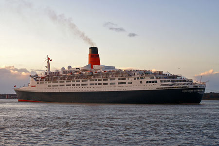 QE2  Final Departure 11/11/2008 - Photo: © 2008 Ian Boyle - www.simplonpc.co.uk