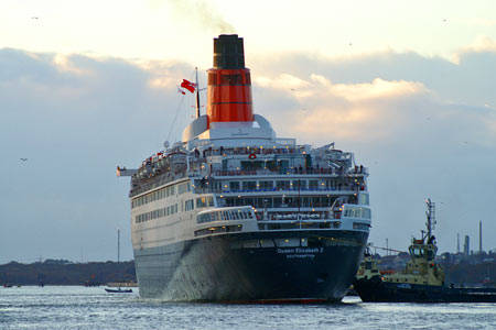 QE2  Final Departure 11/11/2008 - Photo: © 2008 Ian Boyle - www.simplonpc.co.uk