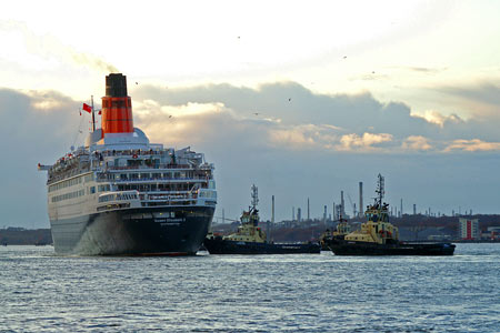 QE2  Final Departure 11/11/2008 - Photo: © 2008 Ian Boyle - www.simplonpc.co.uk