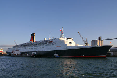 QE2  Final Departure 11/11/2008 - Photo: © 2008 Ian Boyle - www.simplonpc.co.uk