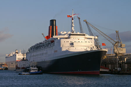 QE2  Final Departure 11/11/2008 - Photo: © 2008 Ian Boyle - www.simplonpc.co.uk