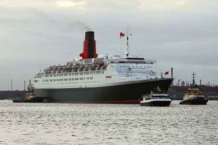 QE2  Final Departure 11/11/2008 - Photo: © 2008 Ian Boyle - www.simplonpc.co.uk