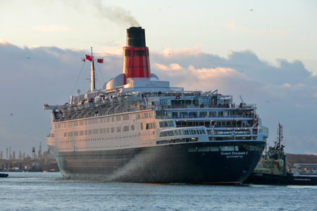 QE2  Final Departure 11/11/2008 - Photo: © 2008 Ian Boyle - www.simplonpc.co.uk