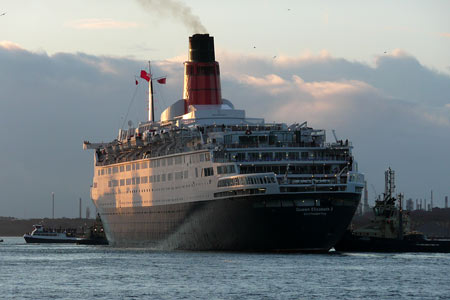 QE2  Final Departure 11/11/2008 - Photo: © 2008 Ian Boyle - www.simplonpc.co.uk