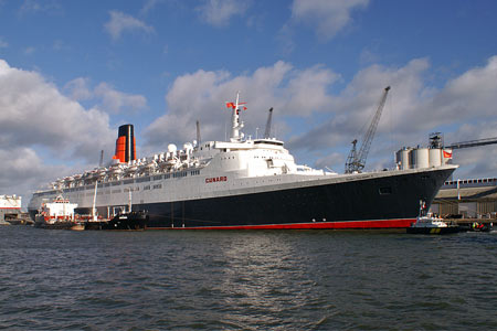 QE2  Final Departure 11/11/2008 - Photo: © 2008 Ian Boyle - www.simplonpc.co.uk