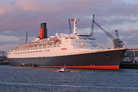 QE2  Final Departure 11/11/2008 - Photo: © 2008 Ian Boyle - www.simplonpc.co.uk