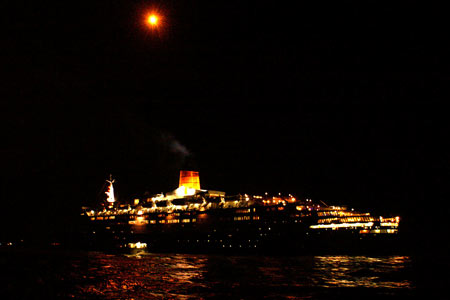 QE2  Final Departure 11/11/2008 - Photo: © 2008 Ian Boyle - www.simplonpc.co.uk