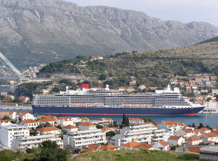 QUEEN ELIZABETH - Photo: © 2010 Ivo Batricevic - www.simplonpc.co.uk