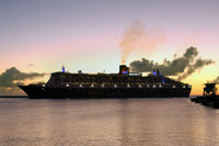 QM2 leaving Barbados