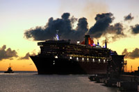 QM2 leaving Barbados