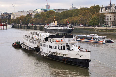 Queen Mary leaving the Thames - Photo: © Ian Boyle, 9th Novembe2009