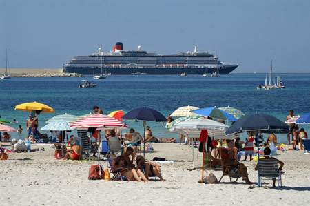 QUEEN VICTORIA - Alghero - Photo: © Ian Boyle, 25th August 2009