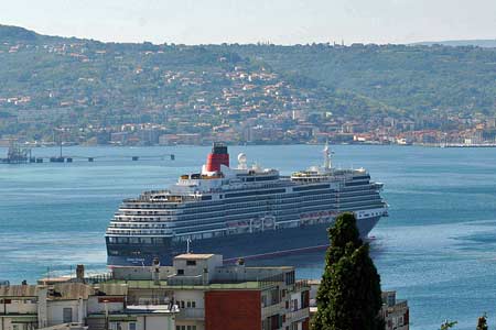 Queen Victoria Sea Trials - www.simplonpc.co.uk - Photo: © Sergio de Luyk, 1st September 2007