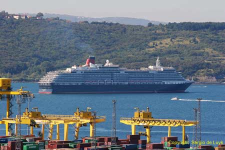 Queen Victoria Sea Trials - www.simplonpc.co.uk - Photo: © Sergio de Luyk, 1st September 2007