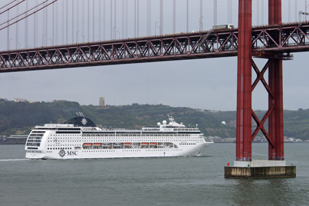 MSC LIRICA - Photo: © Ian Boyle, Lisbon, 28th March 2011 - www.simplonpc.co.uk