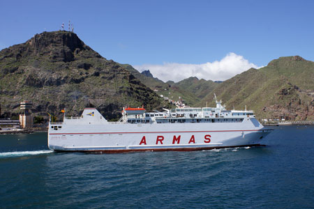 INDEPENDENCE OF THE SEAS - Tenerife 30/03/2011 - www.simplonpc.co.uk