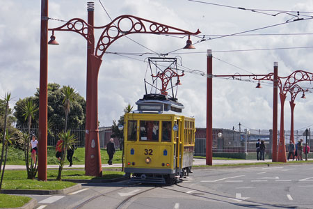 La Coruna Tram 32 - INDEPENDENCE OF THE SEAS Cruise - Photo: © Ian Boyle, 3rd April 2011 - www.simplonpc.co.uk