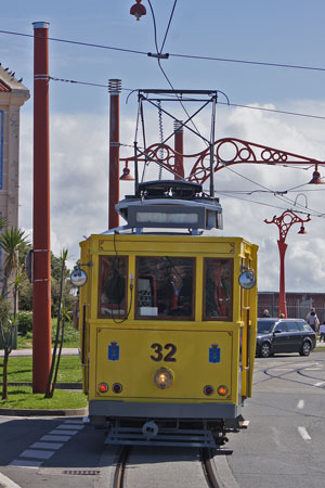 La Coruna Tram 32 - INDEPENDENCE OF THE SEAS Cruise - Photo: © Ian Boyle, 3rd April 2011 - www.simplonpc.co.uk