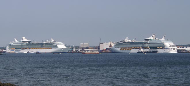 Navigator of the Seas - Royal Caribbean -  © Ian Boyle,  www.simplonpc.co.uk