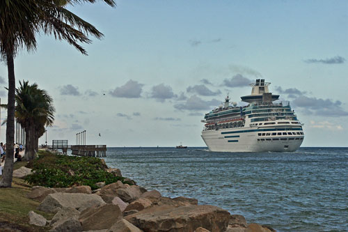 MAJESTY OF THE SEAS - Photo: © Ian Boyle, April 2012 - www.simplonpc.co.uk