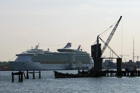 Navigator of the Seas - Royal Caribbean -  © Ian Boyle,  www.simplonpc.co.uk