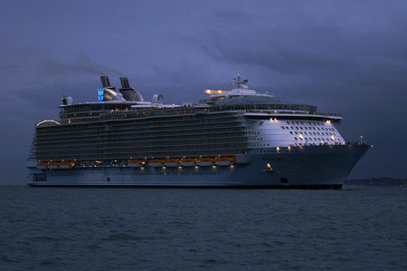 Oasis of the Seas - Photo: © Ian Boyle, 2nd November 2009