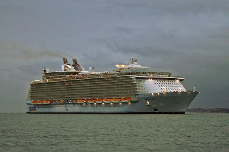 Oasis of the Seas - Photo:  Ian Boyle, 2nd November 2009