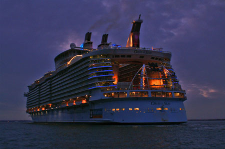 Oasis of the Seas - Photo: © Ian Boyle, 2nd November 2009