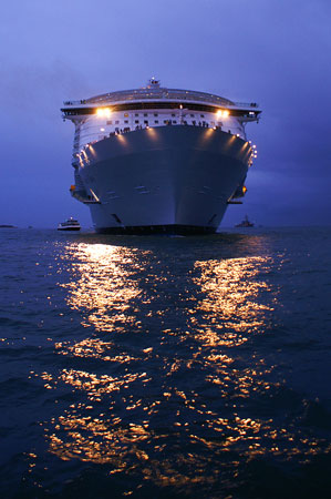 Oasis of the Seas - Photo: © Ian Boyle, 2nd November 2009